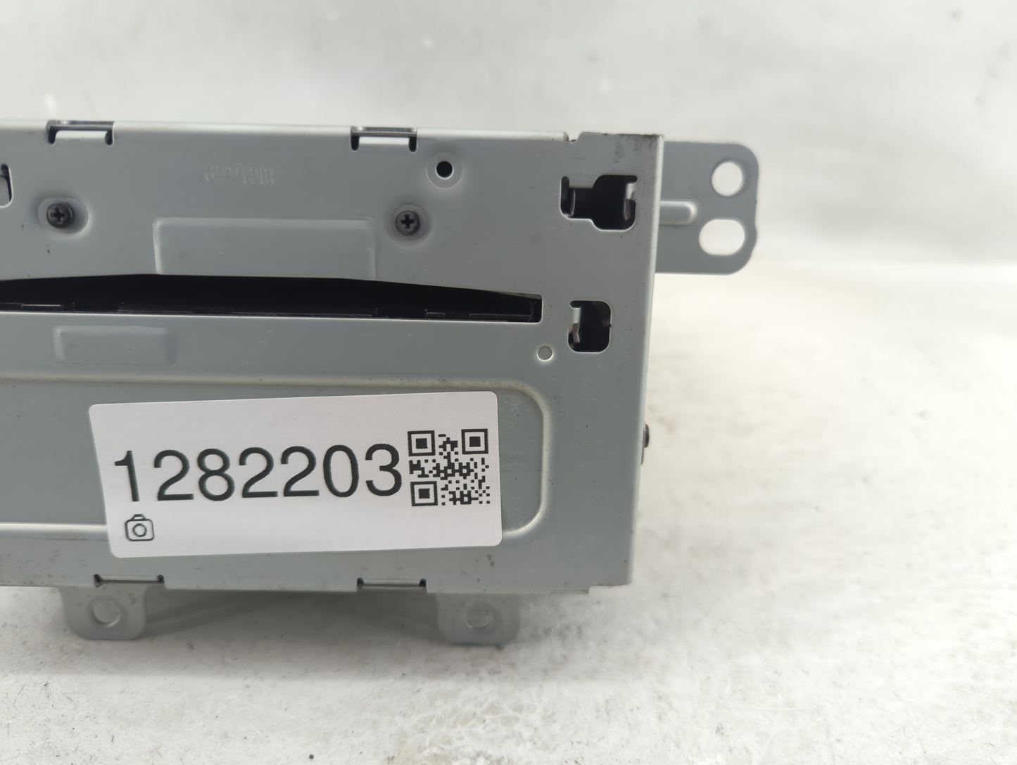 2011-2012 Chevrolet Cruze Radio AM FM Cd Player Receiver Replacement P/N:20983517 Fits Fits 2010 2011 2012 OEM Used Auto Par