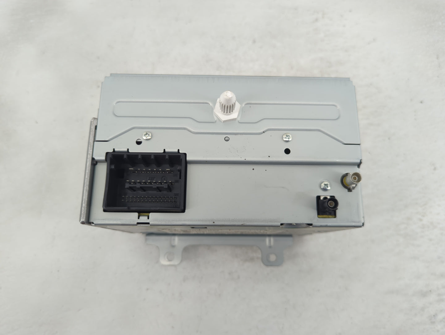 2011-2012 Chevrolet Cruze Radio AM FM Cd Player Receiver Replacement P/N:20983517 Fits Fits 2010 2011 2012 OEM Used Auto Par