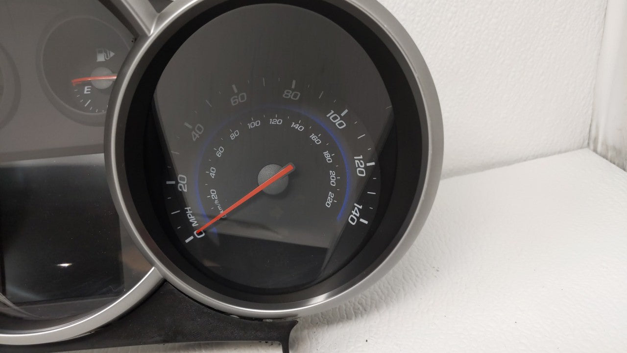 2011 Chevrolet Cruze Instrument Cluster Speedometer Gauges P/N:811511914 769212-670A, 95018203, 95018205 Fits OEM Used Auto 