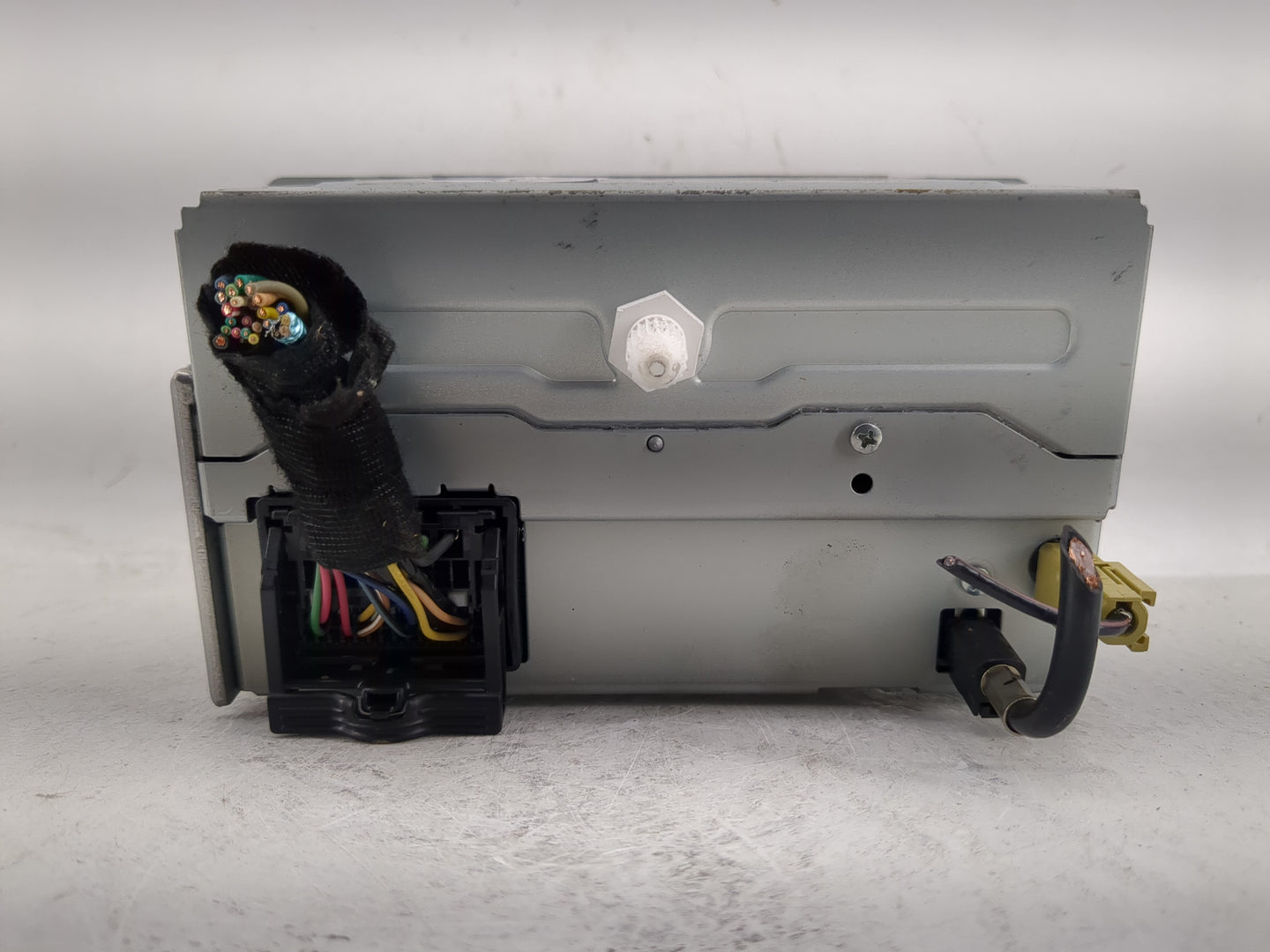2011-2012 Chevrolet Cruze Radio AM FM Cd Player Receiver Replacement P/N:20983517 Fits Fits 2010 2011 2012 OEM Used Auto Par