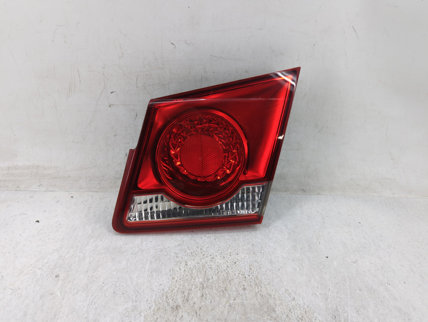 2011-2016 Chevrolet Cruze Tail Light Assembly Passenger Right OEM P/N:2T 11 1P Fits Fits 2011 2012 2013 2014 2015 2016 OEM U