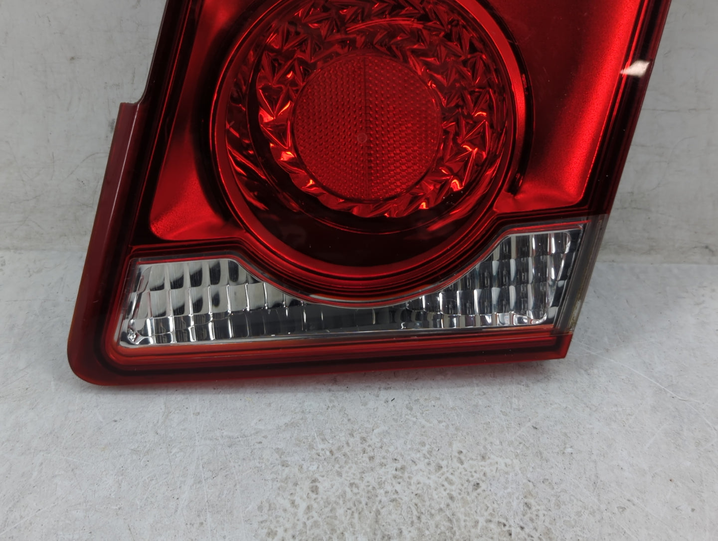 2011-2016 Chevrolet Cruze Tail Light Assembly Passenger Right OEM P/N:2T 11 1P Fits Fits 2011 2012 2013 2014 2015 2016 OEM U