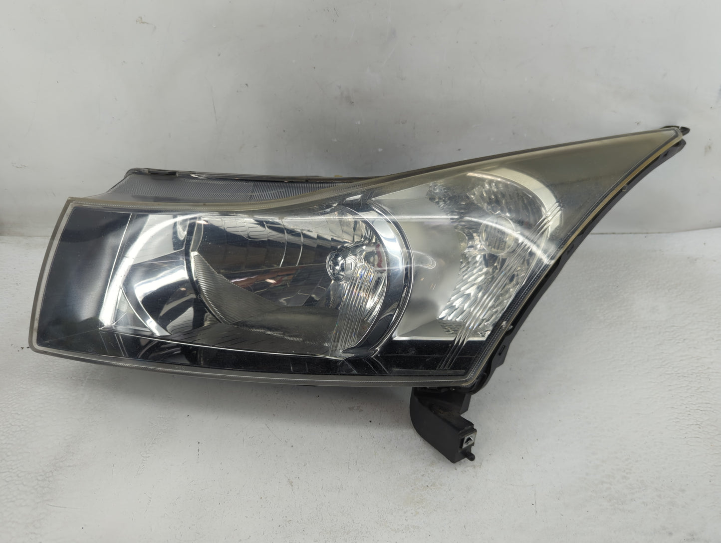 2011-2012 Chevrolet Cruze Driver Left Oem Head Light Headlight Lamp - Oemusedautoparts1.com