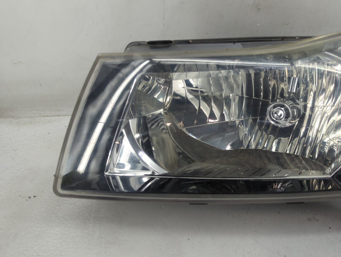 2011-2012 Chevrolet Cruze Driver Left Oem Head Light Headlight Lamp - Oemusedautoparts1.com