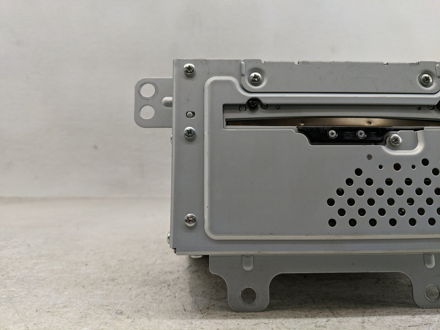 2011 Chevrolet Cruze Radio AM FM Cd Player Receiver Replacement P/N:22744758 Fits Fits 2010 OEM Used Auto Parts - Oemusedaut