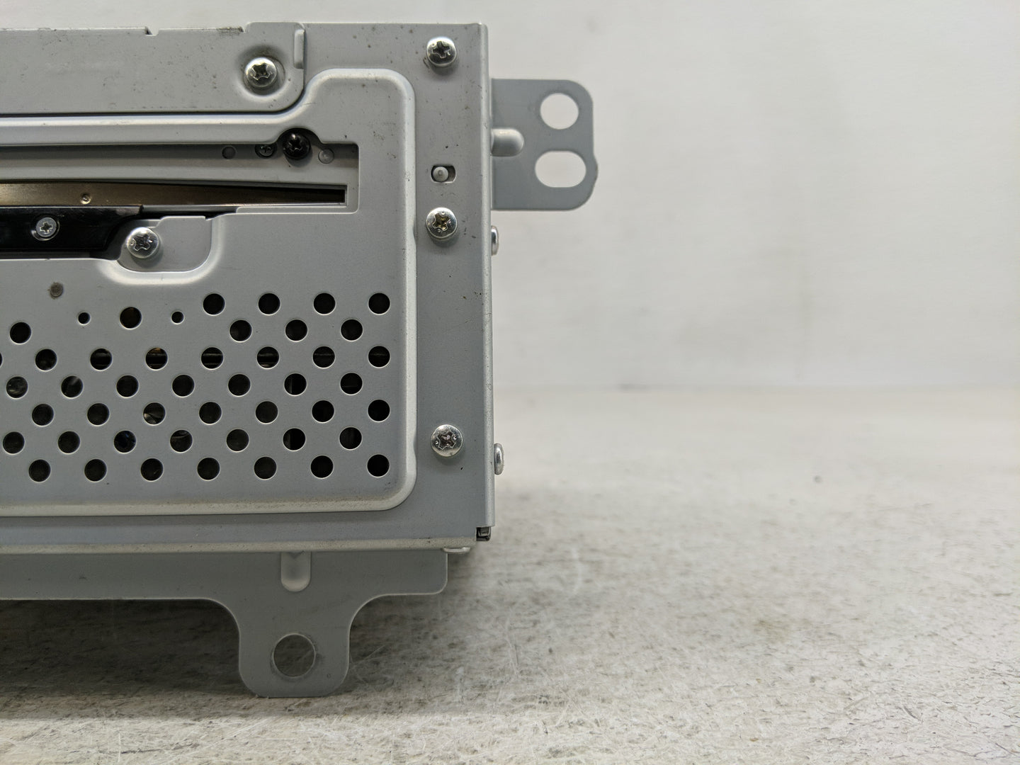2011 Chevrolet Cruze Radio AM FM Cd Player Receiver Replacement P/N:22744758 Fits Fits 2010 OEM Used Auto Parts - Oemusedaut