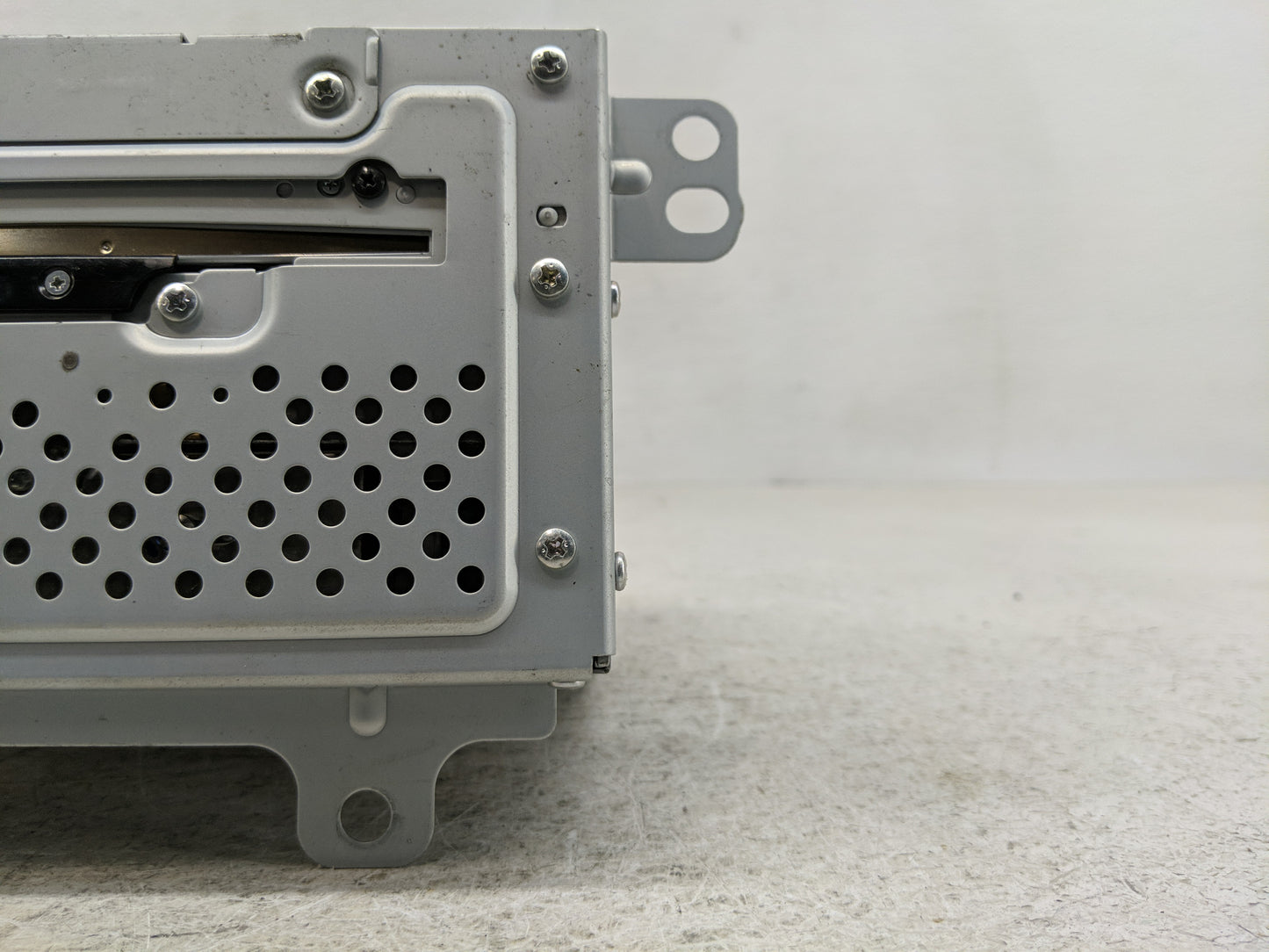 2011 Chevrolet Cruze Radio AM FM Cd Player Receiver Replacement P/N:22744758 Fits Fits 2010 OEM Used Auto Parts - Oemusedaut