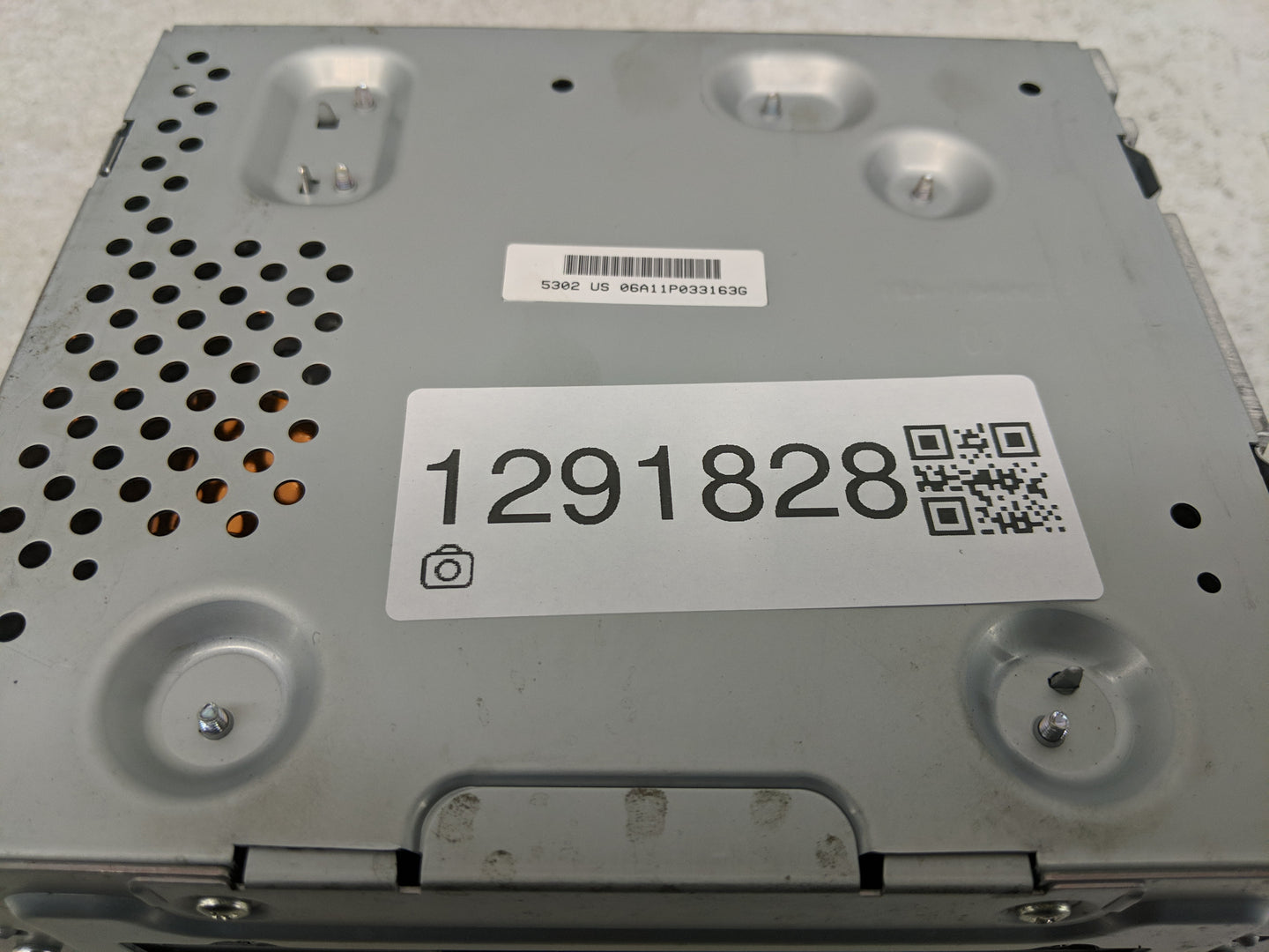 2011 Chevrolet Cruze Radio AM FM Cd Player Receiver Replacement P/N:22744758 Fits Fits 2010 OEM Used Auto Parts - Oemusedaut