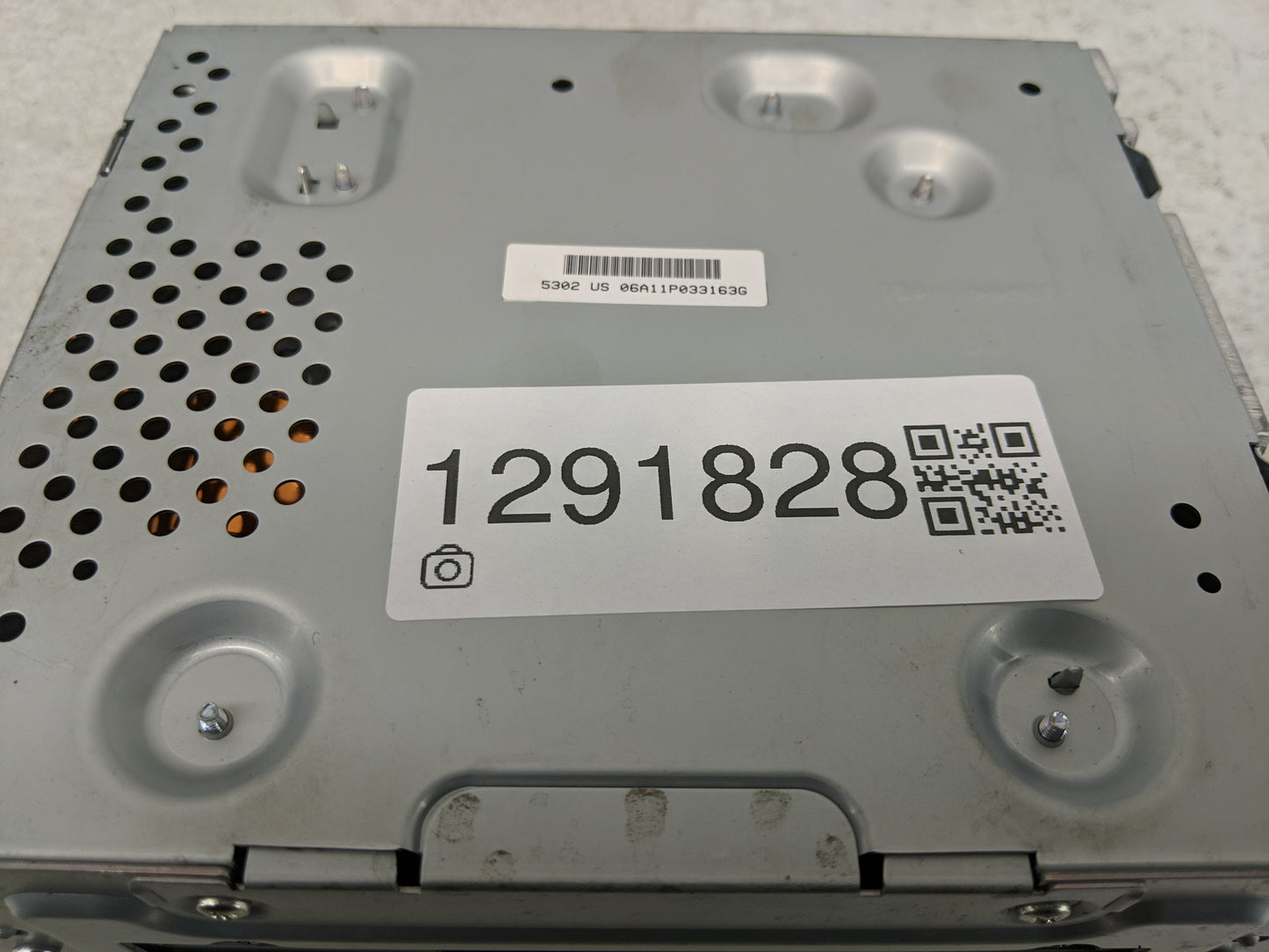 2011 Chevrolet Cruze Radio AM FM Cd Player Receiver Replacement P/N:22744758 Fits Fits 2010 OEM Used Auto Parts - Oemusedaut