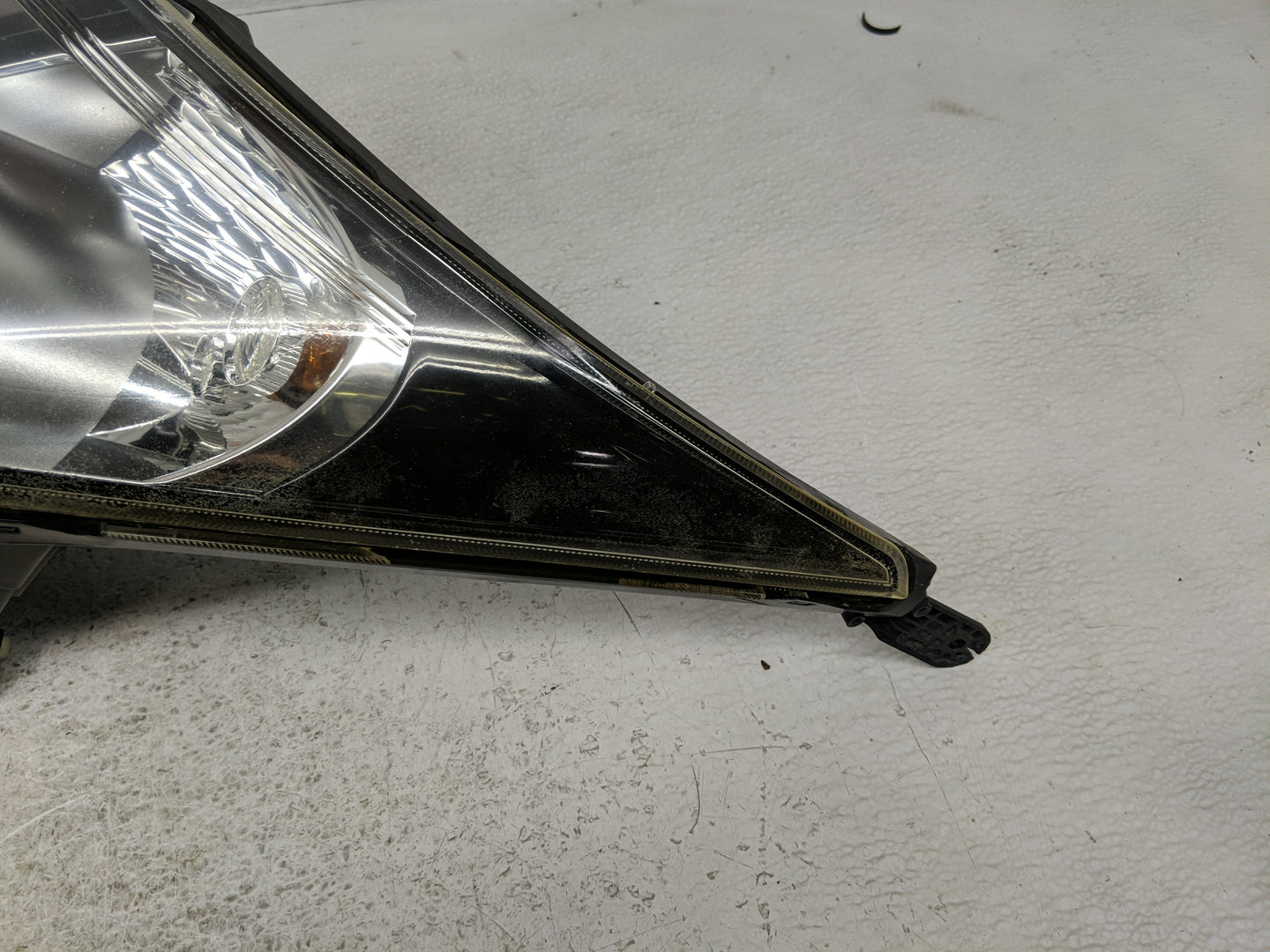 2011-2012 Chevrolet Cruze Passenger Right Oem Head Light Headlight Lamp - Oemusedautoparts1.com