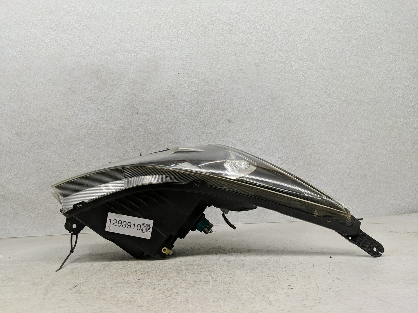 2011-2012 Chevrolet Cruze Passenger Right Oem Head Light Headlight Lamp - Oemusedautoparts1.com