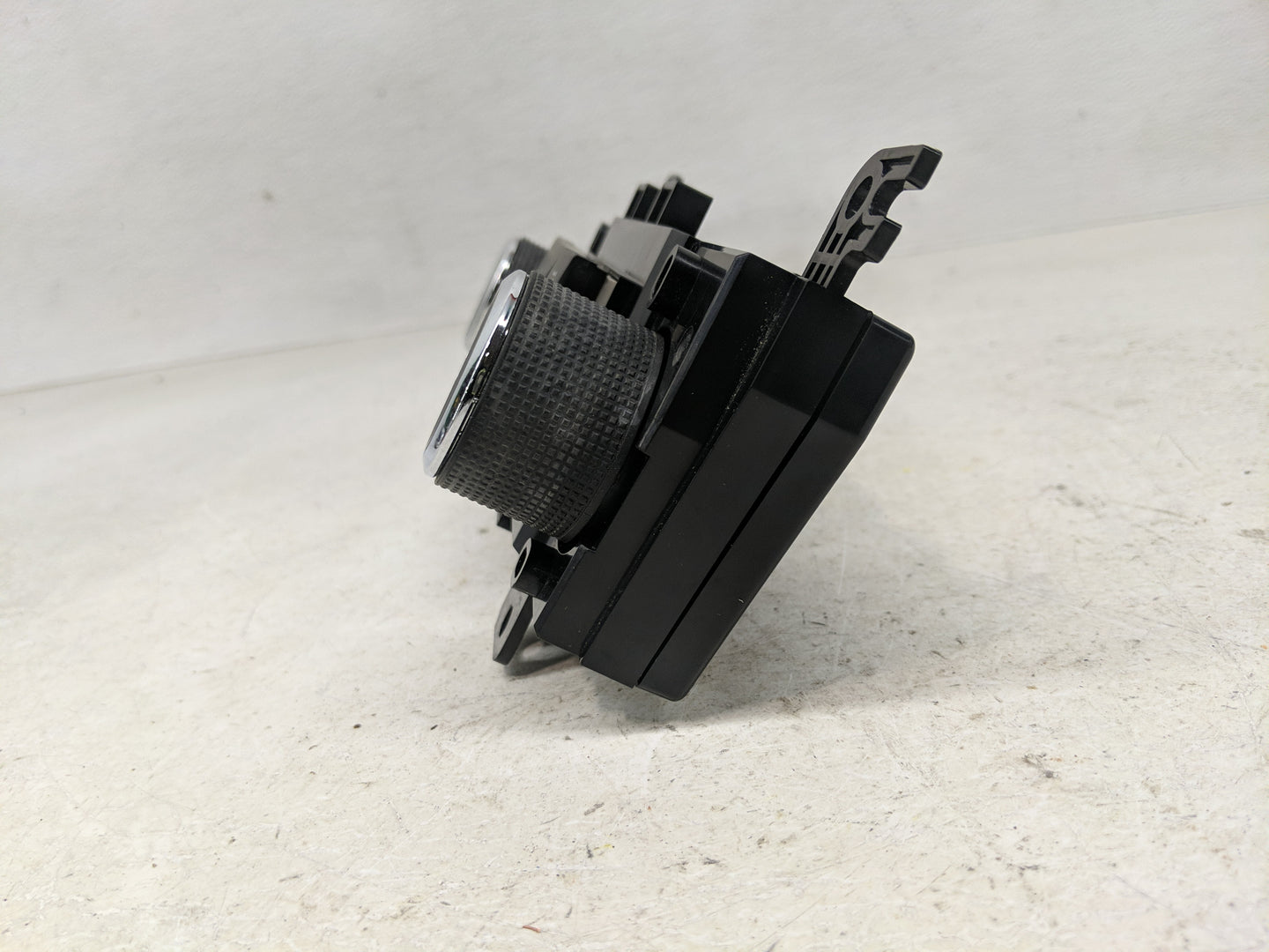 2011-2012 Chevrolet Cruze Climate Control Module Temperature AC/Heater Replacement P/N:95017054 Fits Fits 2011 2012 OEM Used
