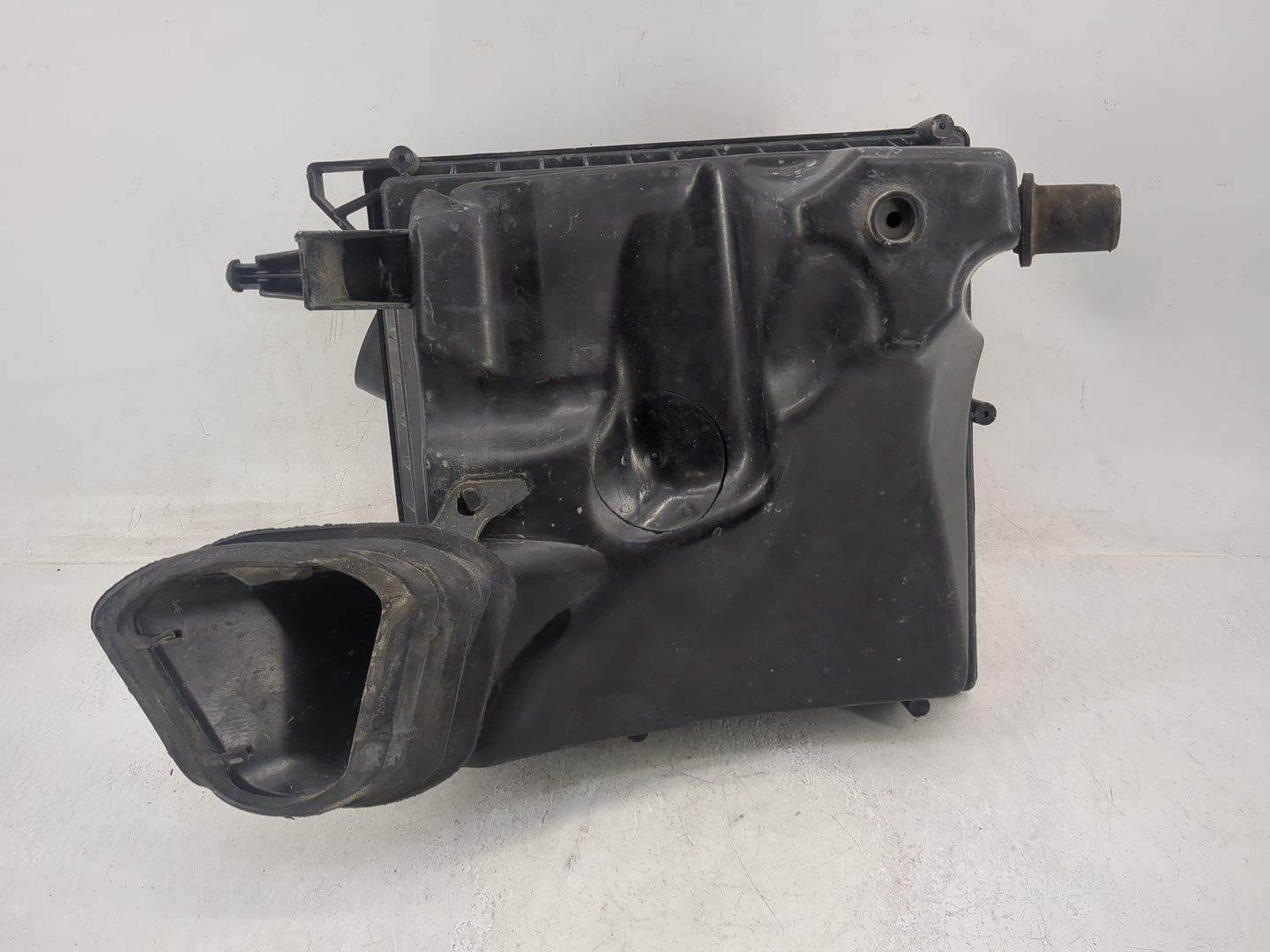 2011-2011 Chevrolet Cruze Air Cleaner Intake-duct Hose Tube - Oemusedautoparts1.com