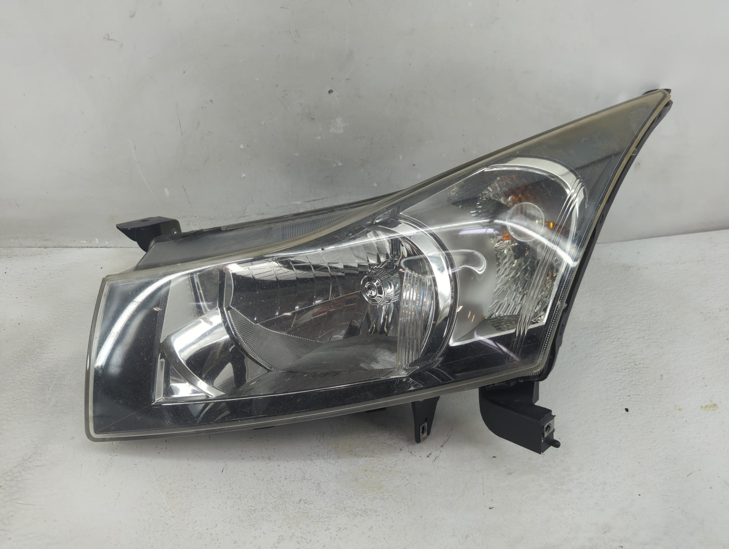 2011-2012 Chevrolet Cruze Driver Left Oem Head Light Headlight Lamp - Oemusedautoparts1.com