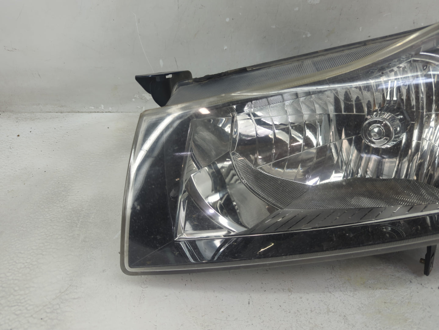 2011-2012 Chevrolet Cruze Driver Left Oem Head Light Headlight Lamp - Oemusedautoparts1.com