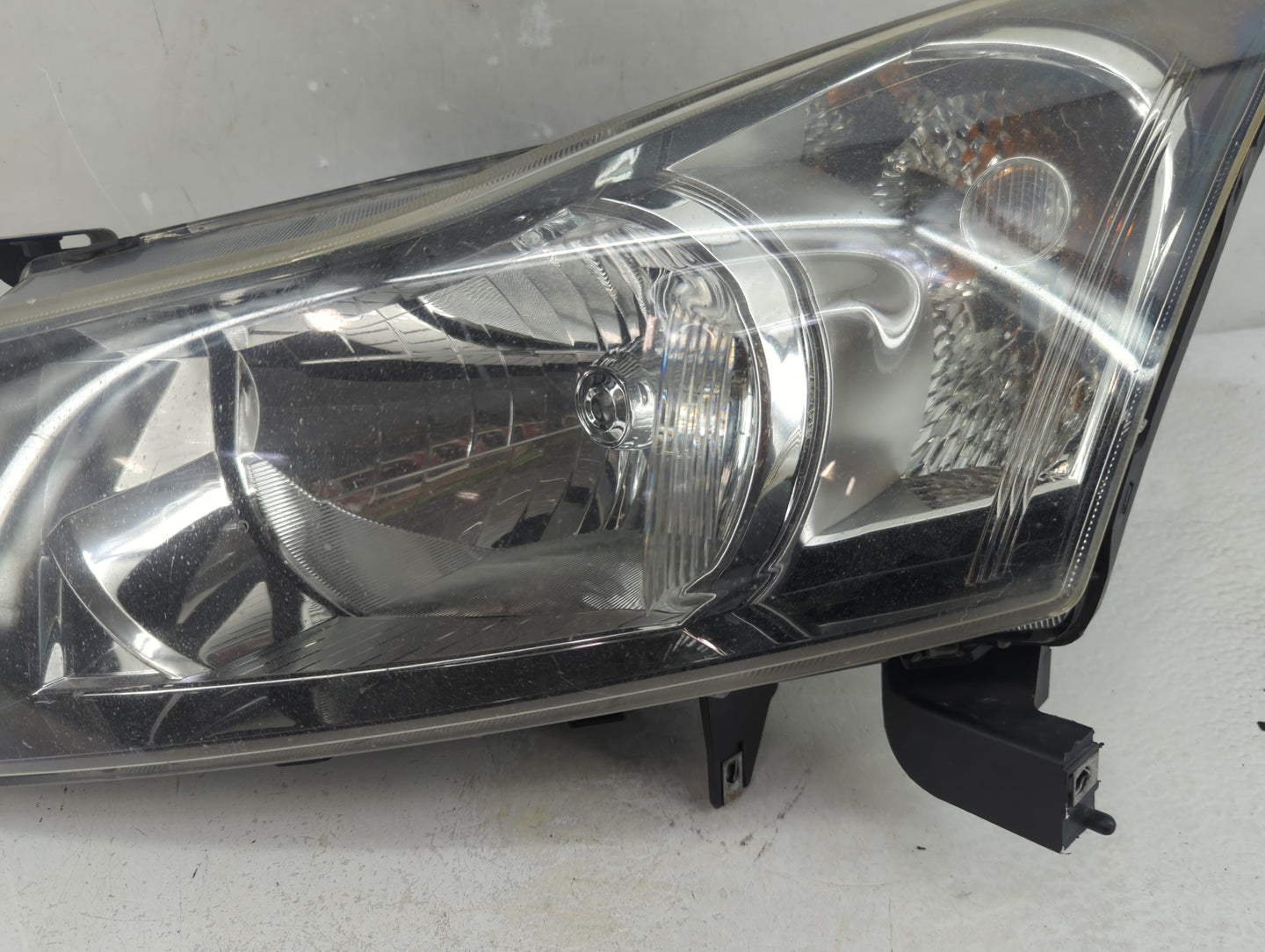 2011-2012 Chevrolet Cruze Driver Left Oem Head Light Headlight Lamp - Oemusedautoparts1.com