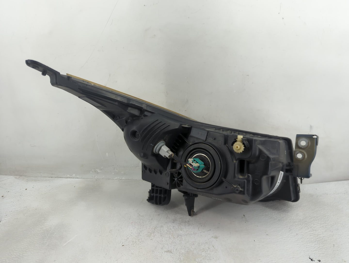 2011-2012 Chevrolet Cruze Driver Left Oem Head Light Headlight Lamp - Oemusedautoparts1.com