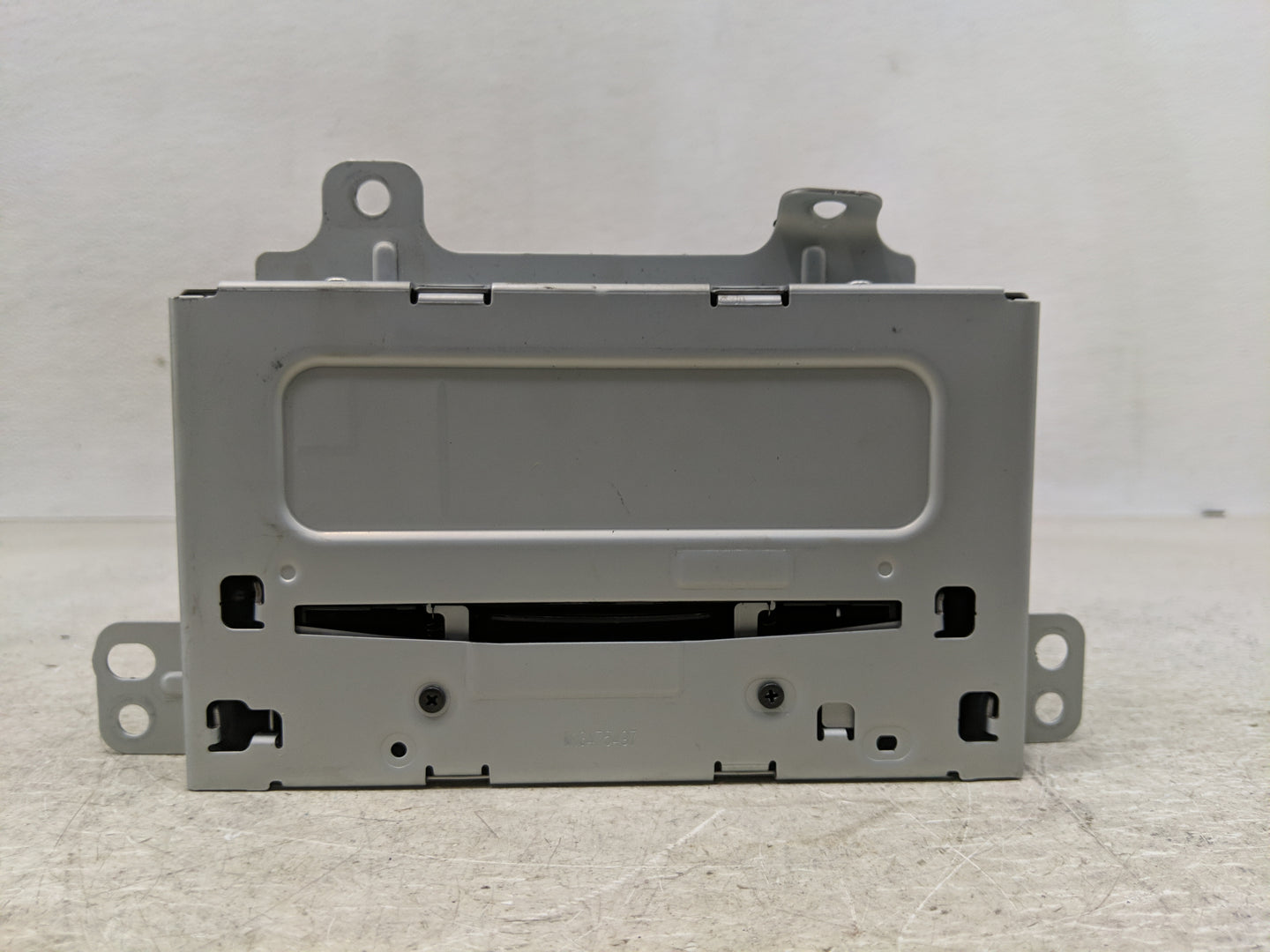 2011-2012 Chevrolet Cruze Radio AM FM Cd Player Receiver Replacement P/N:20983517 Fits Fits 2010 2011 2012 OEM Used Auto Par