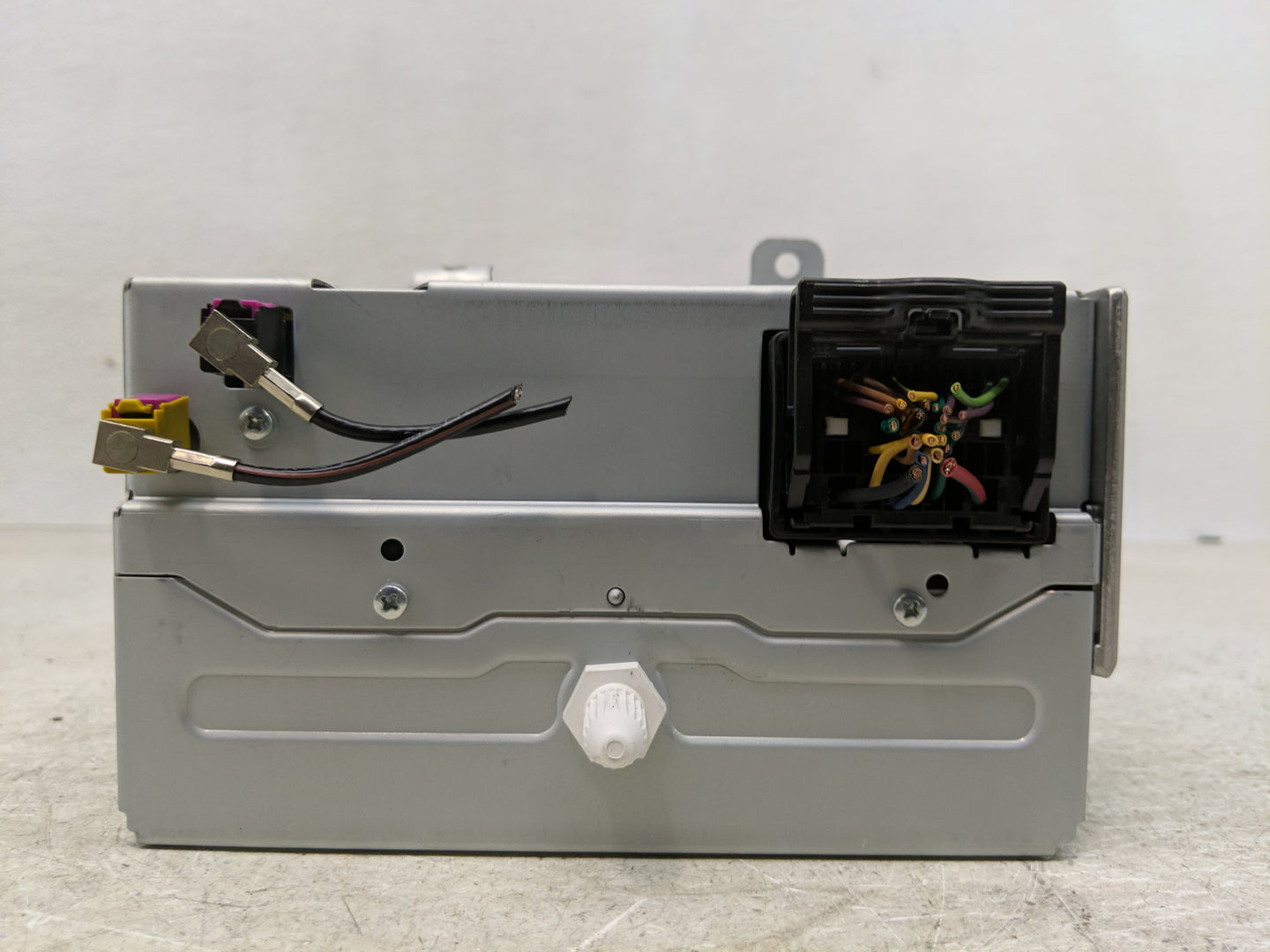 2011-2012 Chevrolet Cruze Radio AM FM Cd Player Receiver Replacement P/N:20983517 Fits Fits 2010 2011 2012 OEM Used Auto Par