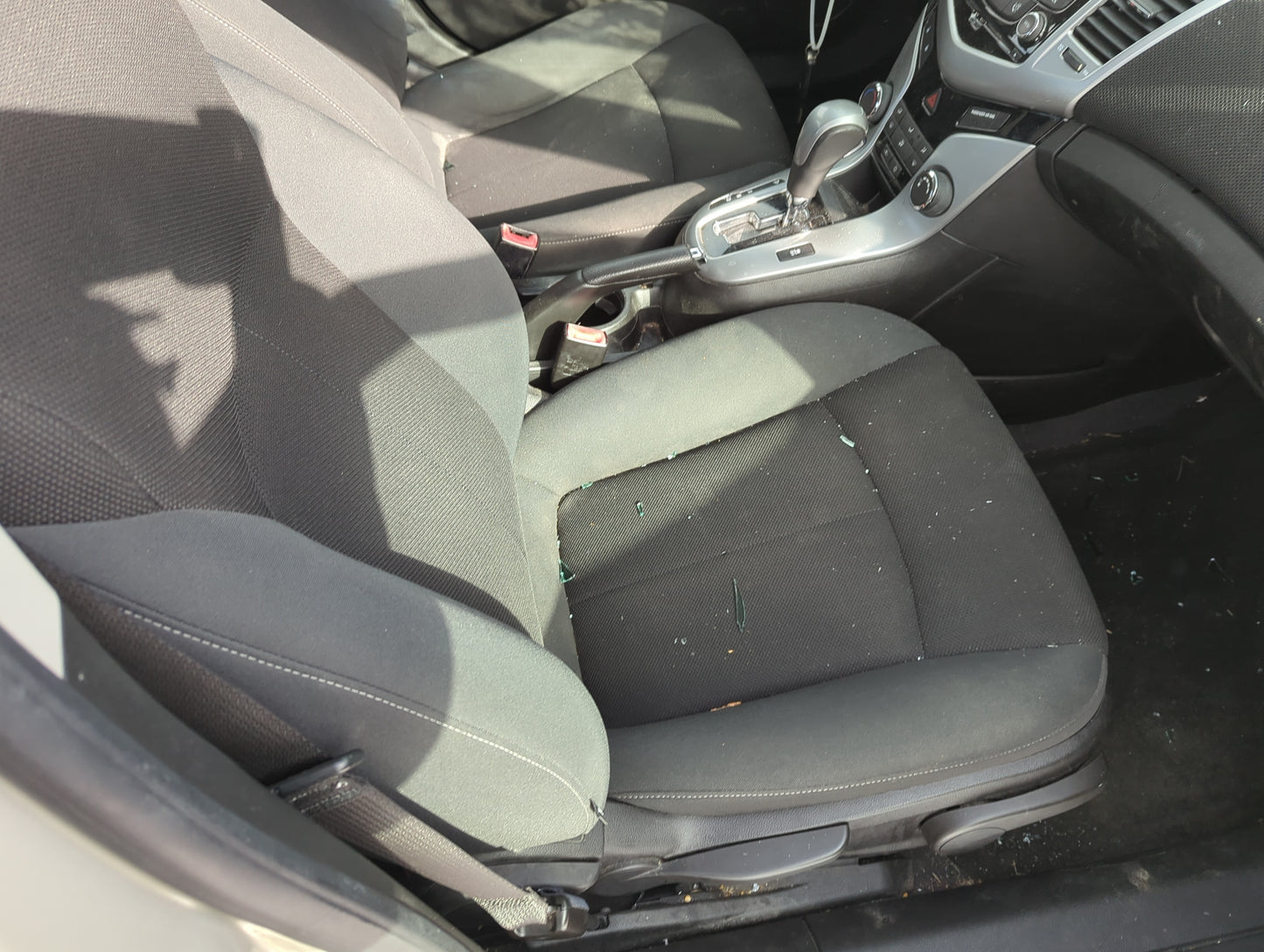 2011-2011 Chevrolet Cruze Passenger Front Seat Oem 1368156 - Oemusedautoparts1.com