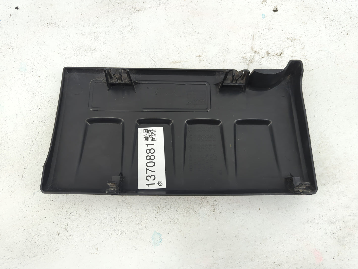 2011 Chevrolet Cruze Engine Cover - Oemusedautoparts1.com