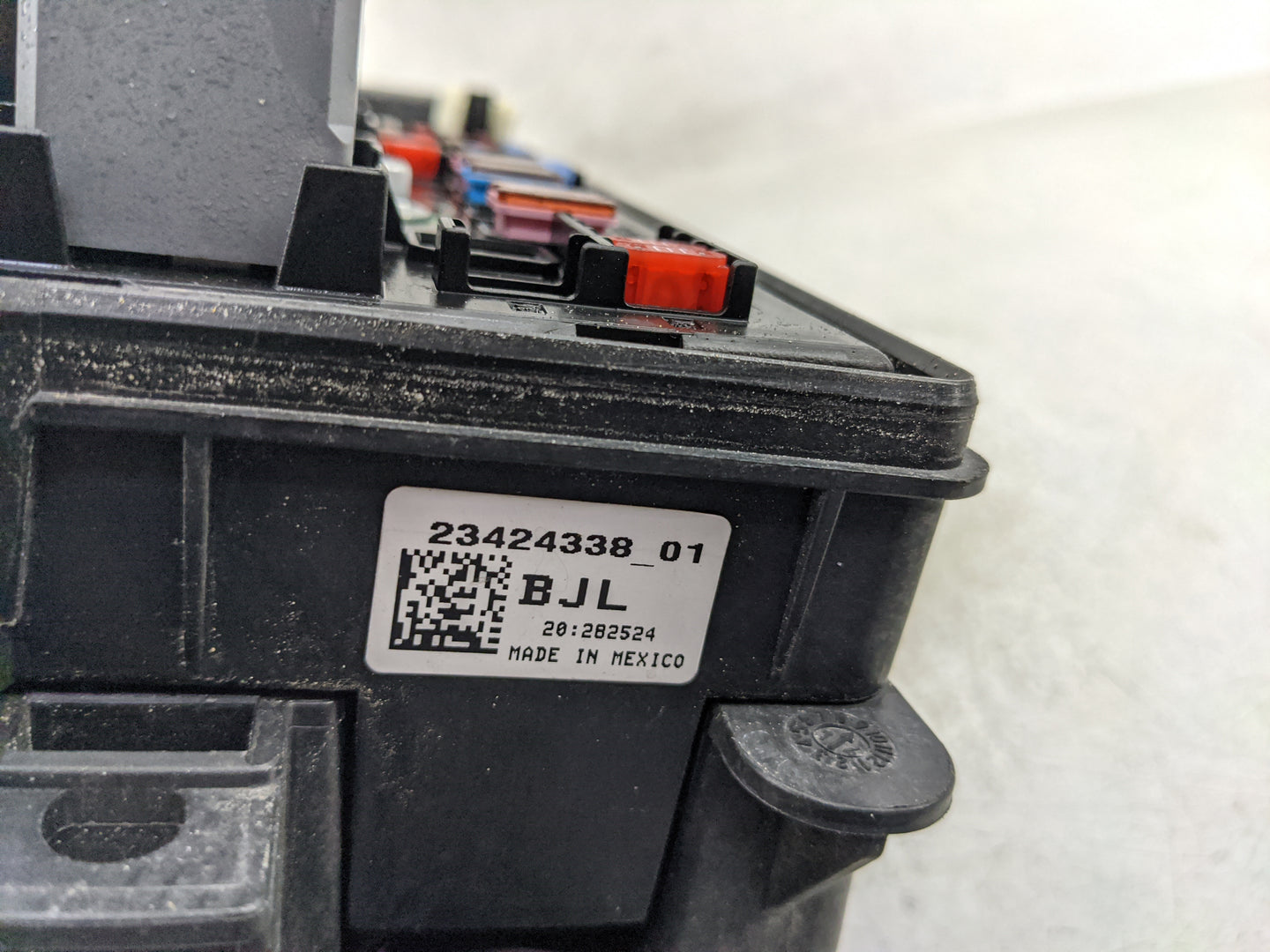 2011-2012 Chevrolet Cruze Fusebox Fuse Box Panel Relay Module P/N:13222782 Fits Fits 2011 2012 2013 2014 OEM Used Auto Parts