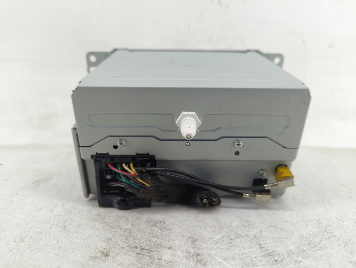 2011-2012 Chevrolet Cruze Radio AM FM Cd Player Receiver Replacement P/N:20983517 Fits Fits 2010 2011 2012 OEM Used Auto Par