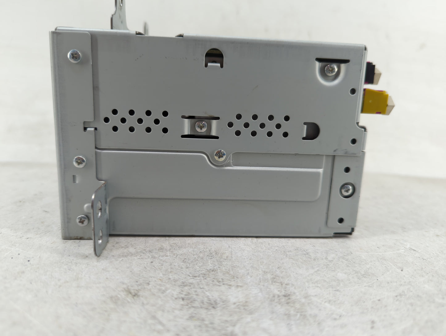 2011-2012 Chevrolet Cruze Radio AM FM Cd Player Receiver Replacement P/N:20983517 Fits Fits 2010 2011 2012 OEM Used Auto Par