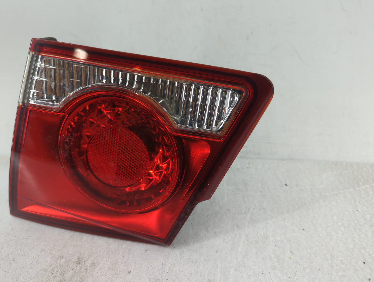 2011-2016 Chevrolet Cruze Tail Light Assembly Passenger Right OEM P/N:3057KLCP Fits Fits 2011 2012 2013 2014 2015 2016 OEM U