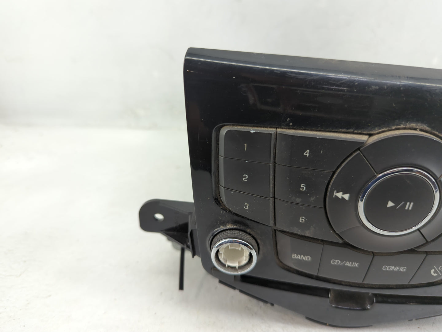 2011-2012 Chevrolet Cruze Radio AM FM Cd Player Receiver Replacement P/N:20983517 Fits Fits 2010 2011 2012 OEM Used Auto Par