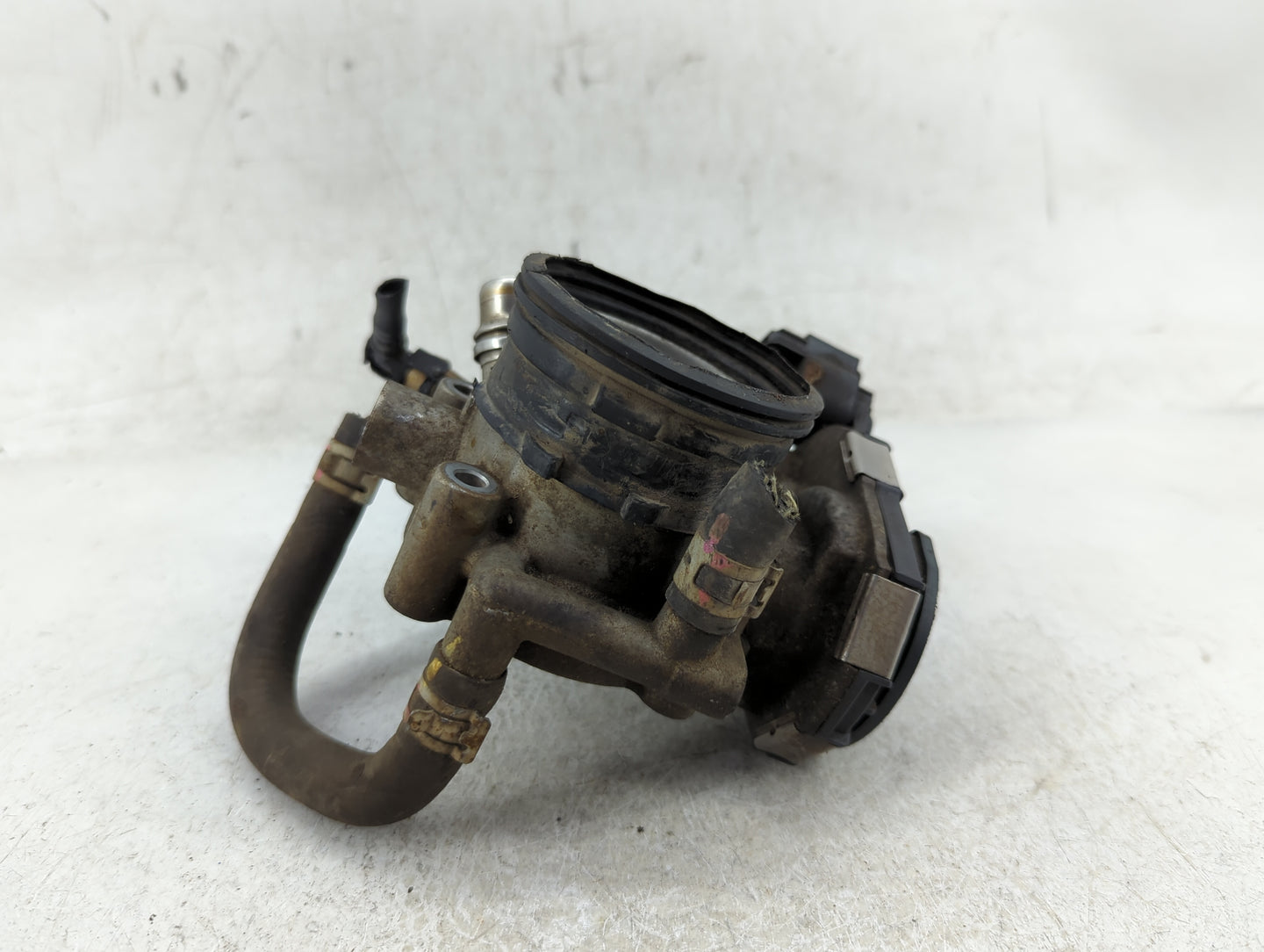 2011-2016 Chevrolet Cruze Throttle Body P/N:0 280 750 562 55 577 375 Fits Fits 2009 2010 2011 2012 2013 2014 2015 2016 2017 