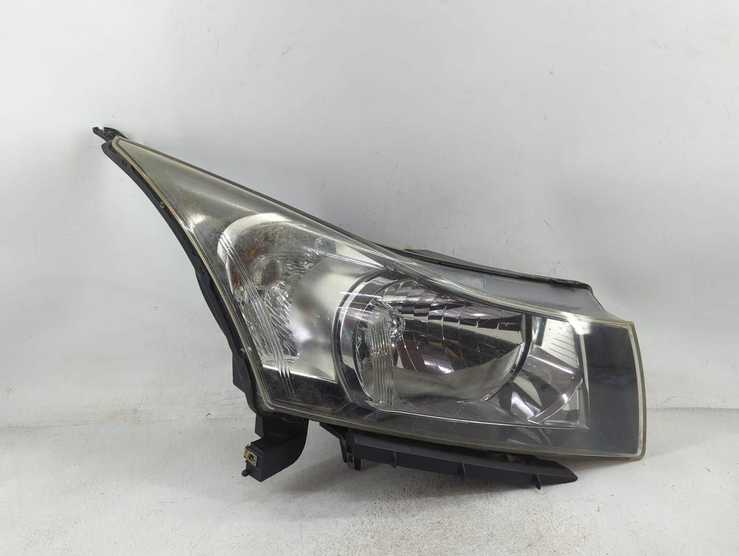 2011-2012 Chevrolet Cruze Passenger Right Oem Head Light Headlight Lamp - Oemusedautoparts1.com