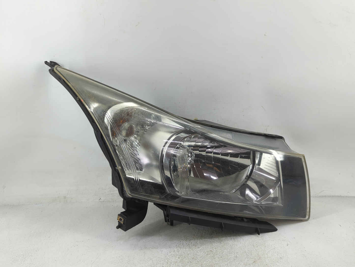 2011-2012 Chevrolet Cruze Passenger Right Oem Head Light Headlight Lamp - Oemusedautoparts1.com