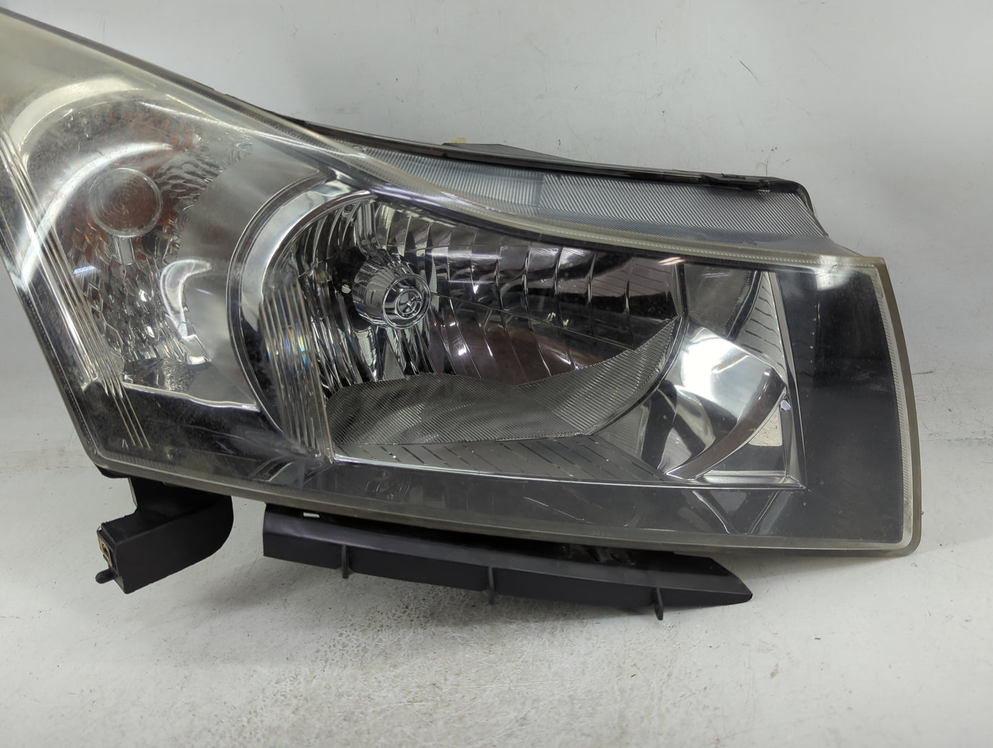 2011-2012 Chevrolet Cruze Passenger Right Oem Head Light Headlight Lamp - Oemusedautoparts1.com