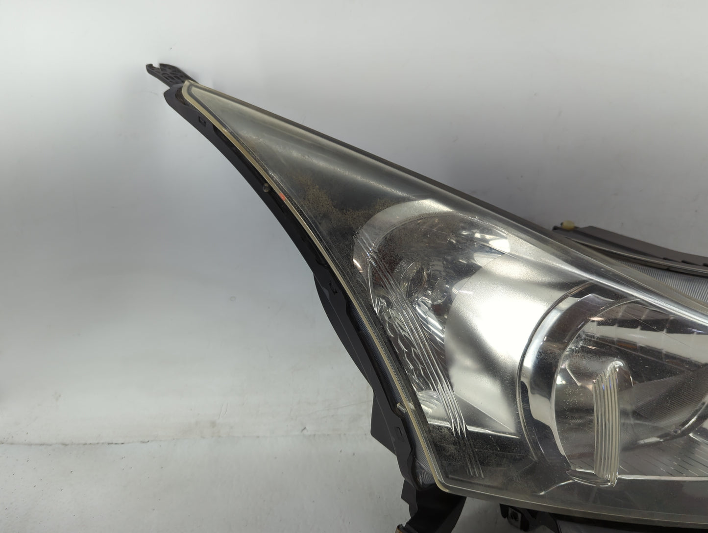 2011-2012 Chevrolet Cruze Passenger Right Oem Head Light Headlight Lamp - Oemusedautoparts1.com