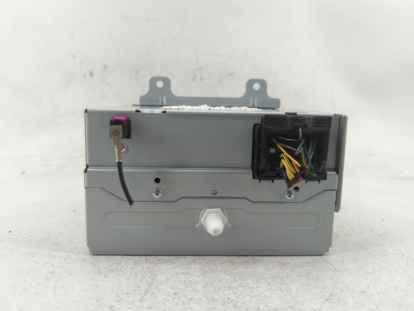 2011-2012 Chevrolet Cruze Radio AM FM Cd Player Receiver Replacement Fits Fits 2010 2011 2012 OEM Used Auto Parts - Oemuseda