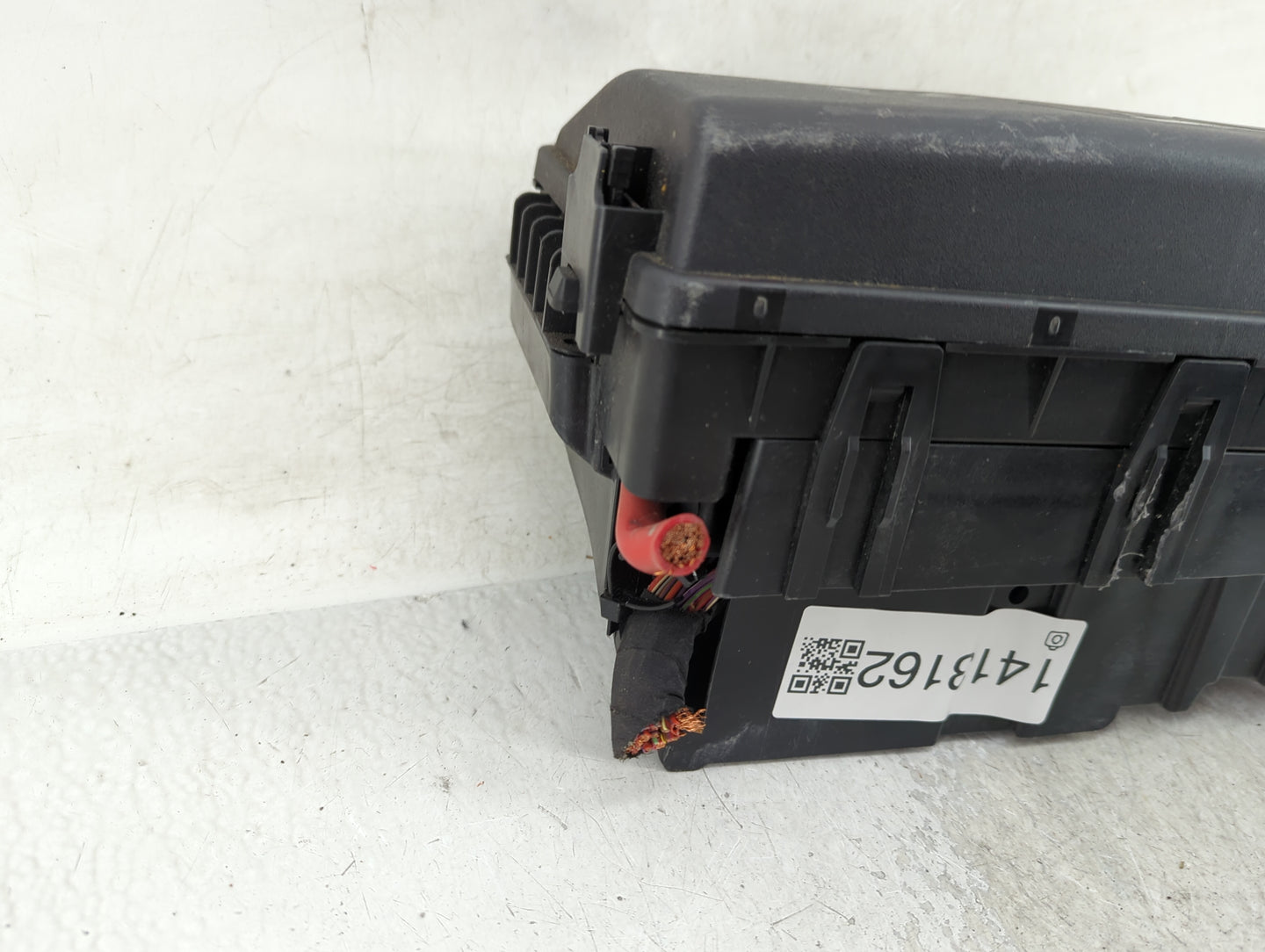2011-2014 Chevrolet Cruze Fusebox Fuse Box Panel Relay Module P/N:95442176-02 Fits Fits 2011 2012 2013 2014 OEM Used Auto Pa
