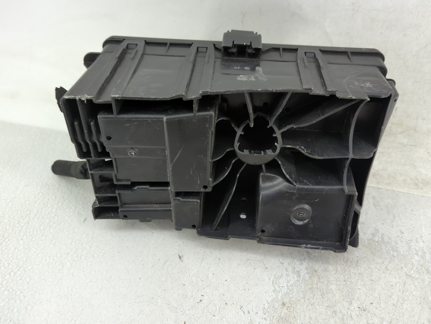 2011-2014 Chevrolet Cruze Fusebox Fuse Box Panel Relay Module P/N:95442176-02 Fits Fits 2011 2012 2013 2014 OEM Used Auto Pa