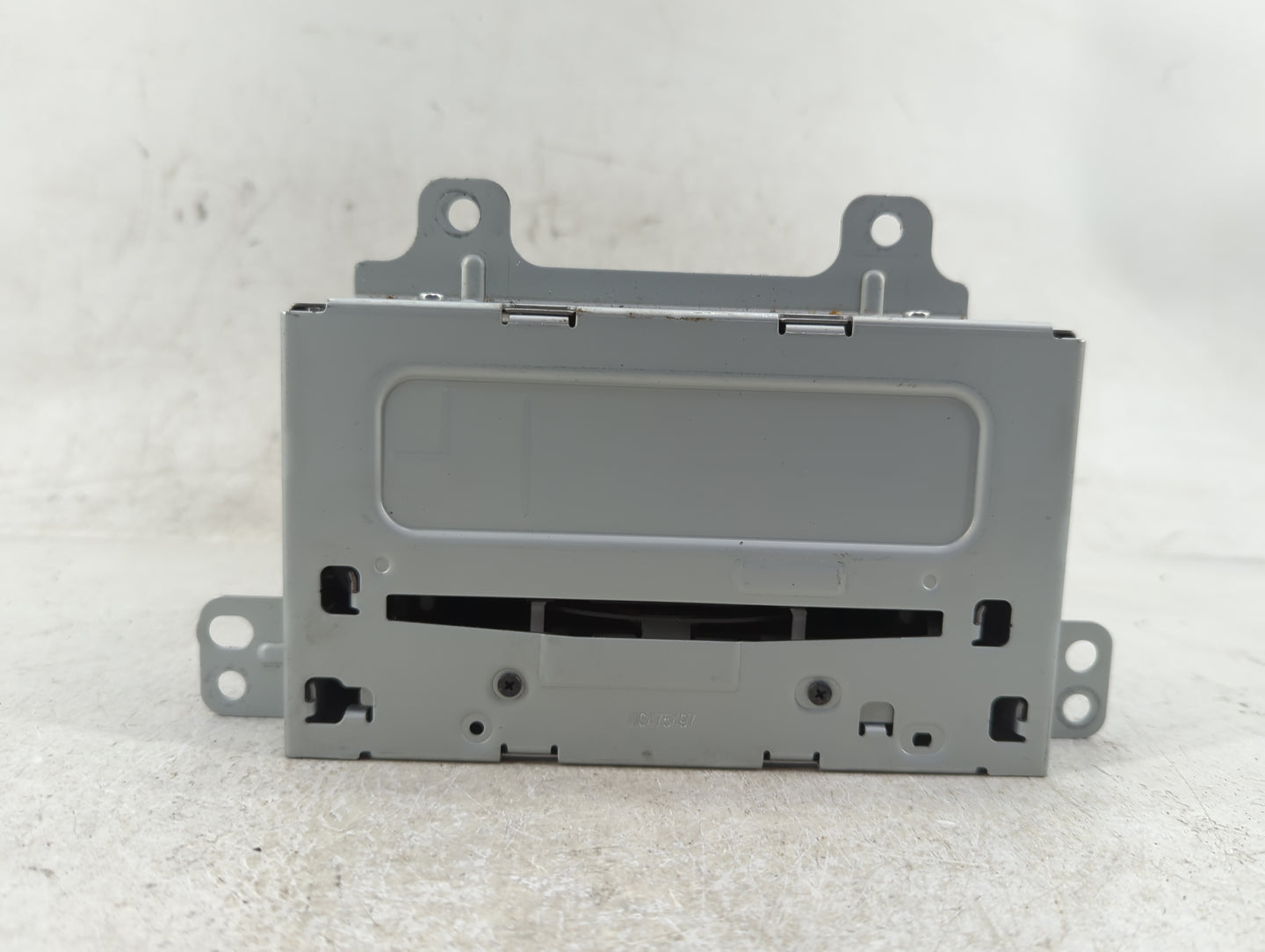 2011-2012 Chevrolet Cruze Radio AM FM Cd Player Receiver Replacement P/N:22815634 Fits Fits 2010 2011 2012 OEM Used Auto Par