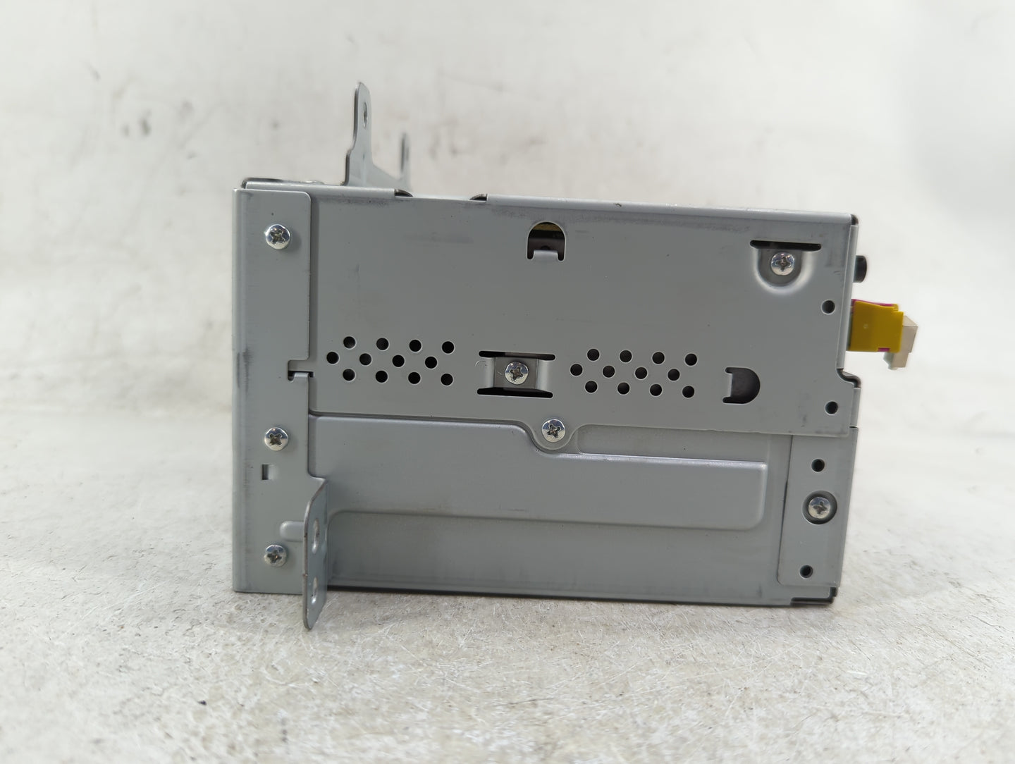2011-2012 Chevrolet Cruze Radio AM FM Cd Player Receiver Replacement P/N:22815634 Fits Fits 2010 2011 2012 OEM Used Auto Par