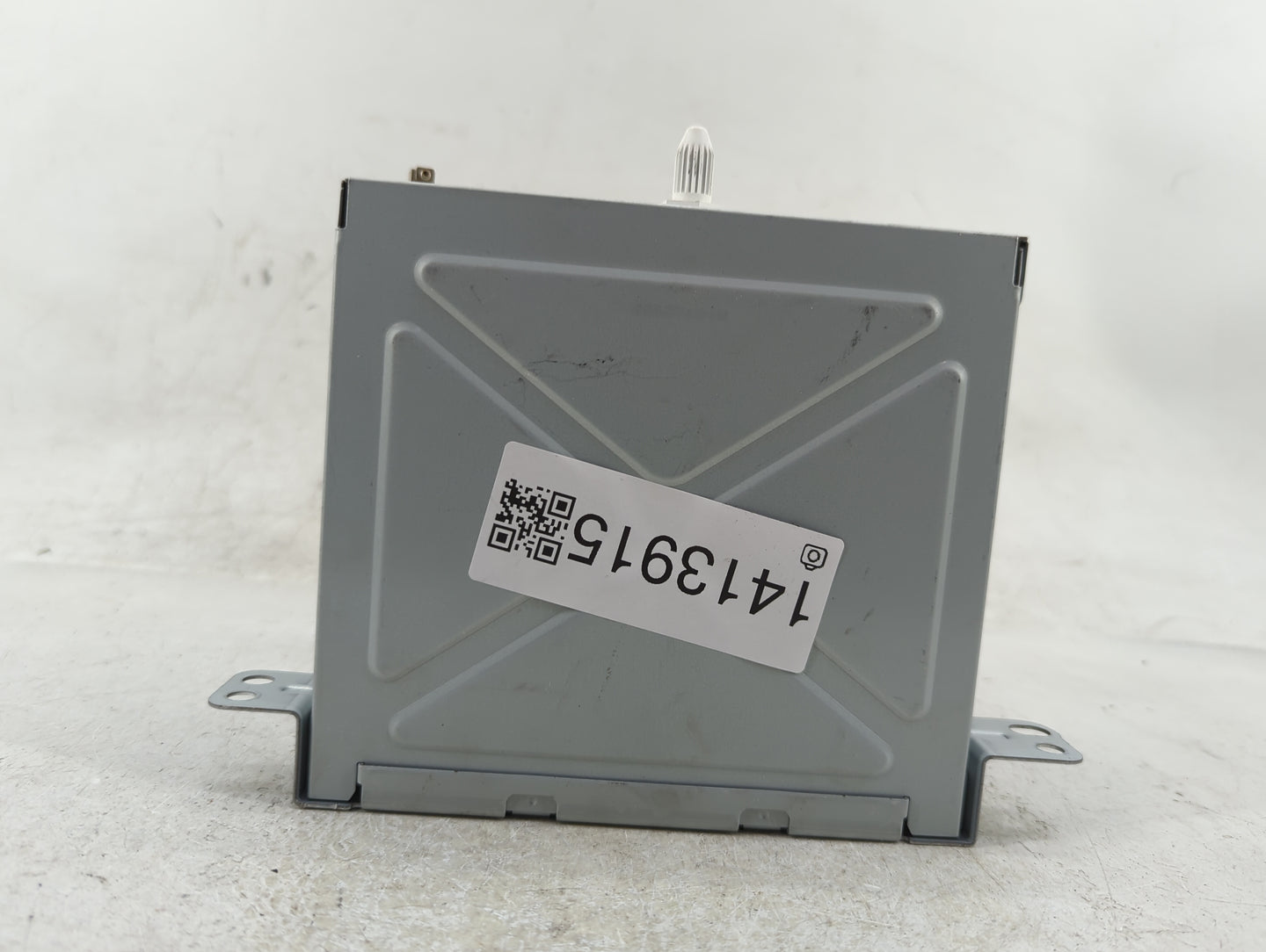 2011-2012 Chevrolet Cruze Radio AM FM Cd Player Receiver Replacement P/N:22815634 Fits Fits 2010 2011 2012 OEM Used Auto Par