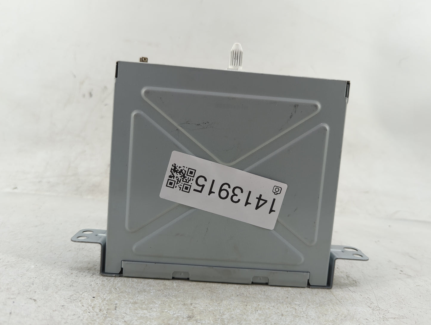 2011-2012 Chevrolet Cruze Radio AM FM Cd Player Receiver Replacement P/N:22815634 Fits Fits 2010 2011 2012 OEM Used Auto Par