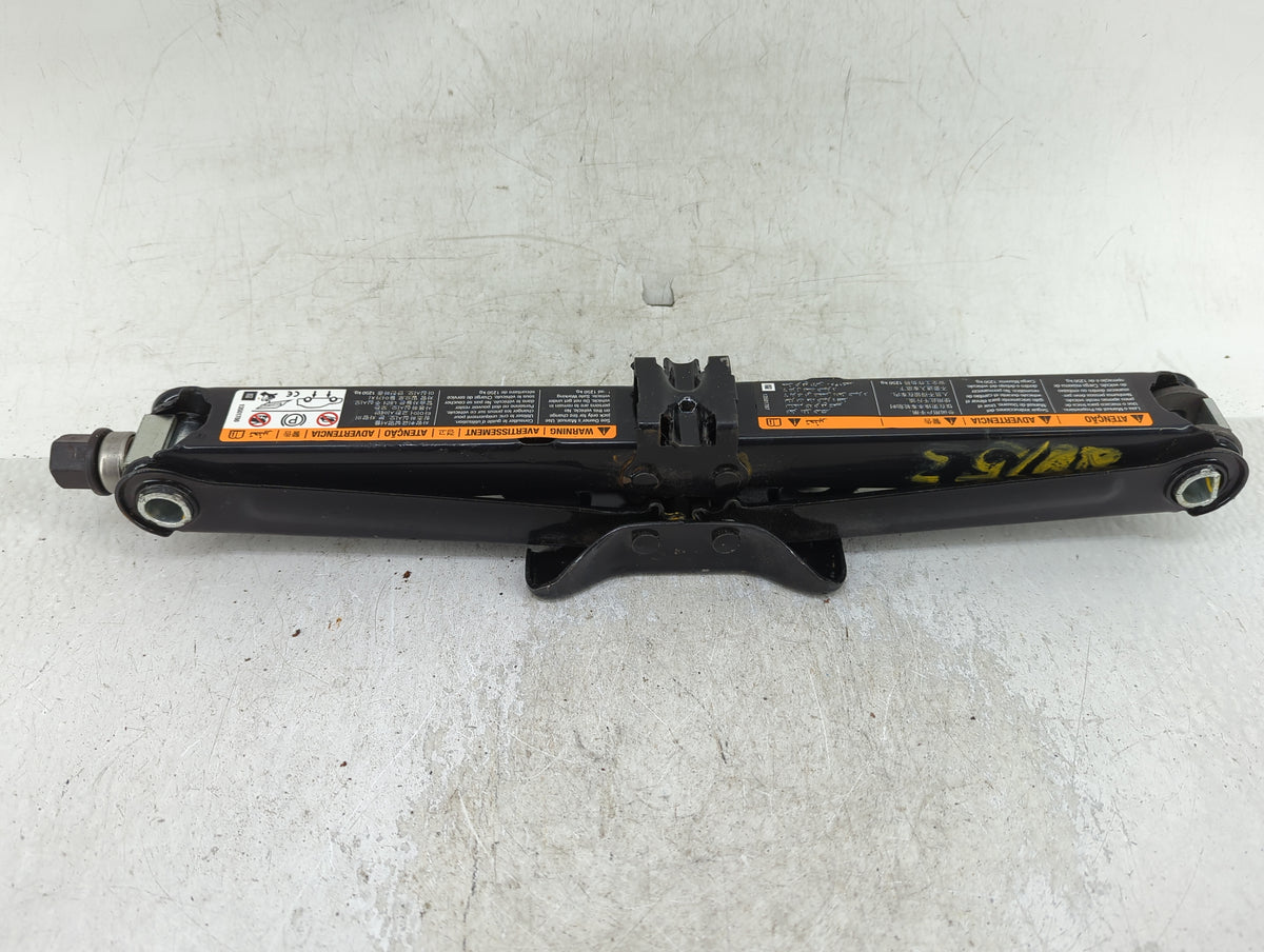 2011 Chevrolet Cruze Spare Scissor Car Jack 1415341 - Oemusedautoparts1.com