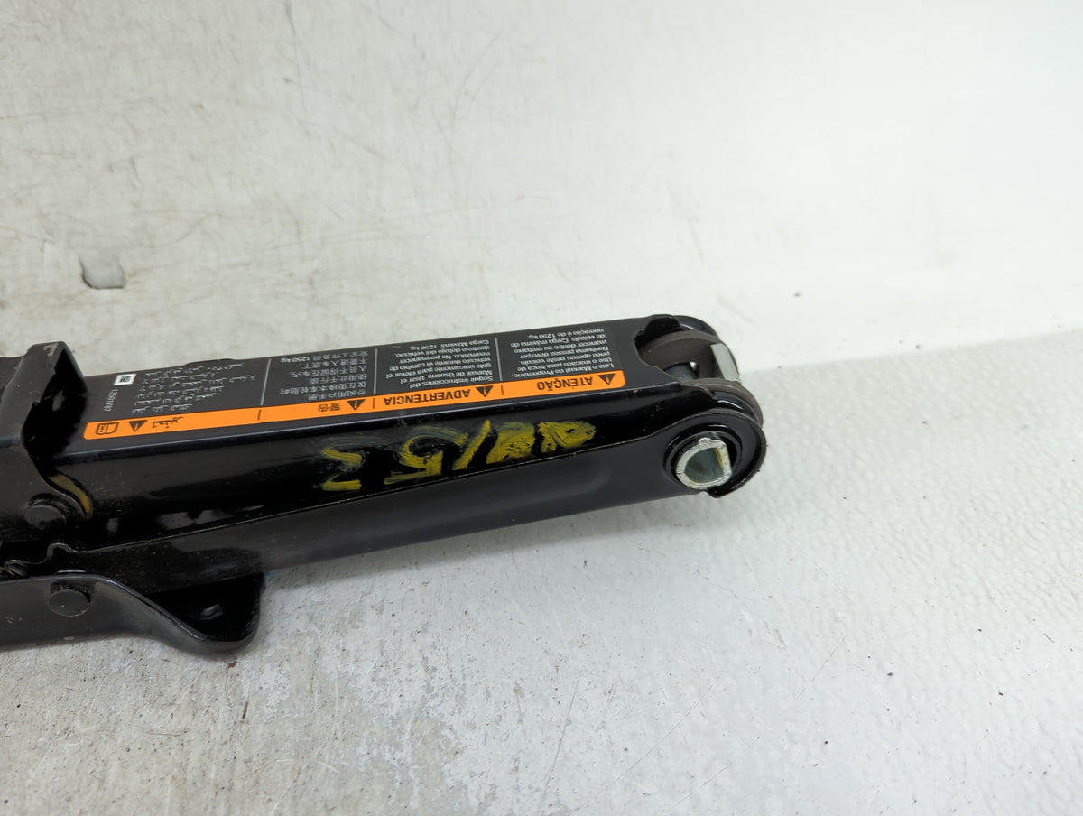 2011 Chevrolet Cruze Spare Scissor Car Jack 1415341 - Oemusedautoparts1.com