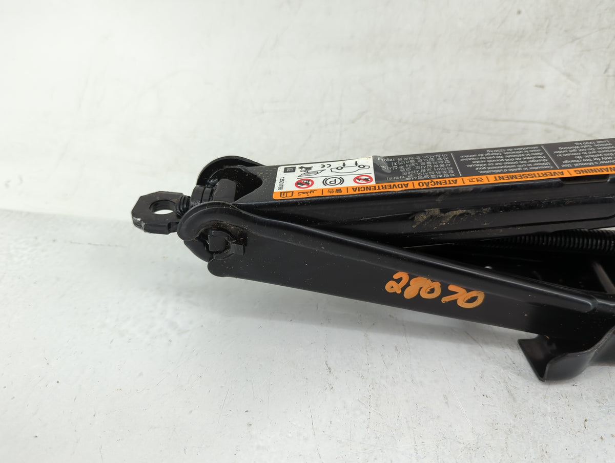 2011 Chevrolet Cruze Spare Scissor Car Jack 1415749 - Oemusedautoparts1.com