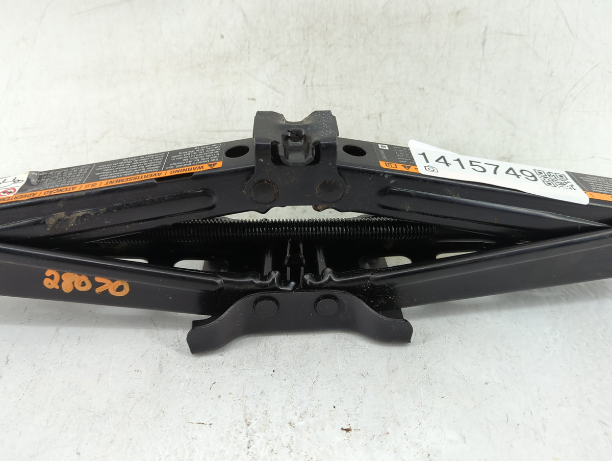 2011 Chevrolet Cruze Spare Scissor Car Jack 1415749 - Oemusedautoparts1.com