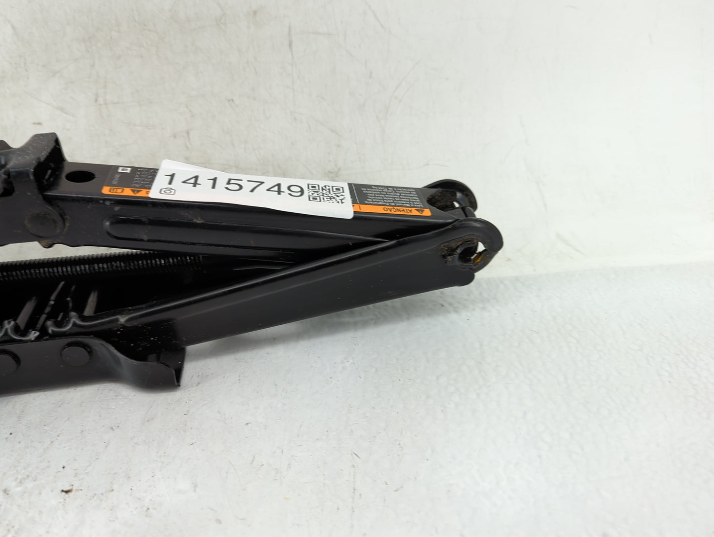 2011 Chevrolet Cruze Spare Scissor Car Jack 1415749 - Oemusedautoparts1.com
