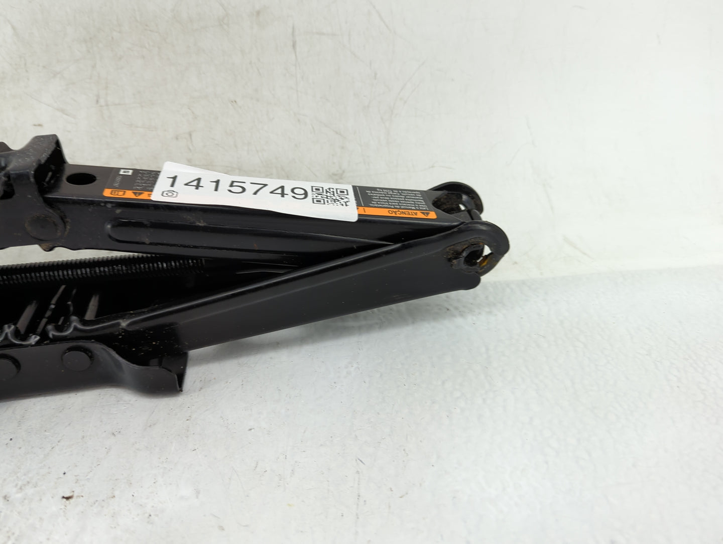 2011 Chevrolet Cruze Spare Scissor Car Jack - Oemusedautoparts1.com