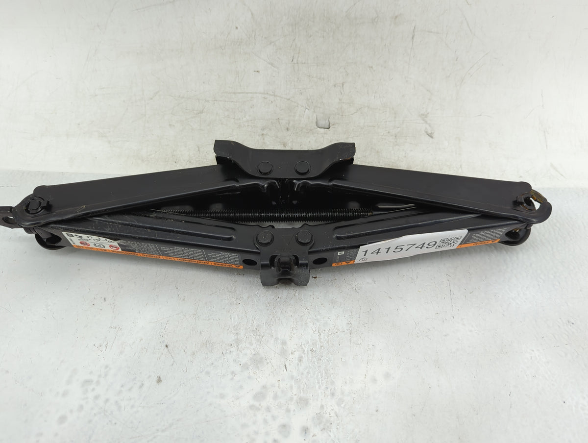 2011 Chevrolet Cruze Spare Scissor Car Jack 1415749 - Oemusedautoparts1.com