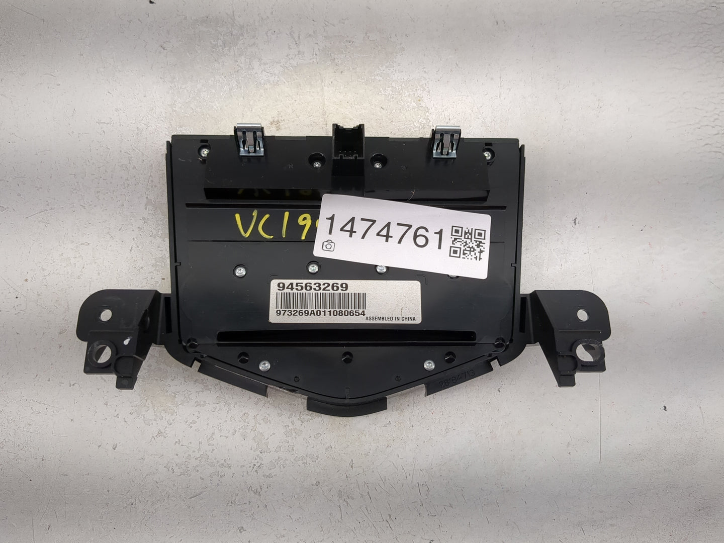 2011-2016 Chevrolet Cruze Radio Control Panel 1474761 - Oemusedautoparts1.com